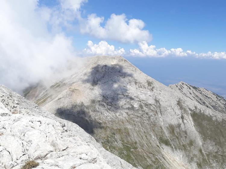 Το ορειβατικό τμήμα του Ε.Ο.Σ. Νάουσας στην ψηλότερη κορφή των Βαλκανίων