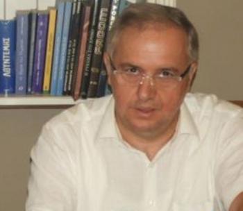 Θ. Αποστολόπουλος : «Ξεπουλάμε και τα μάρμαρα;»
