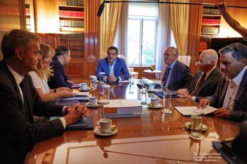 Συνάντηση του προέδρου της ΕΣΕΕ και του ΕΒΕΠ Β. Κορκίδη με τον πρωθυπουργό Α. Τσίπρα