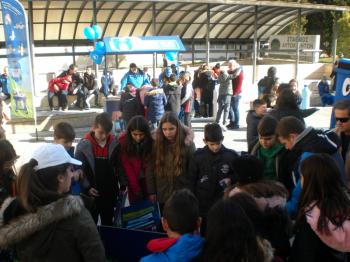 Ενημερωτική εκδήλωση για την ανακύκλωση στην πλατεία Δημαρχείου Βέροιας για μαθητές δημοτικών σχολείων