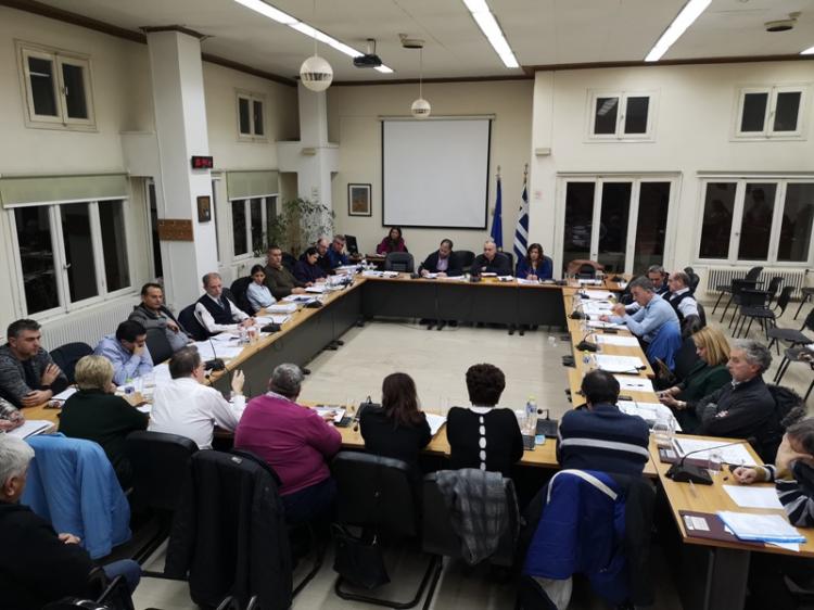 Δημοτικό Συμβούλιο Νάουσας : Ζημιές 10.000 Ε στον ισολογισμό 2017 του Δήμου 