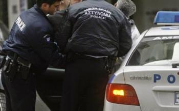Σύλληψη 41χρονης, 21χρονης και 16χρονου στη Βέροια για διάρρηξη οχημάτων και κλοπή διαφόρων αντικειμένων