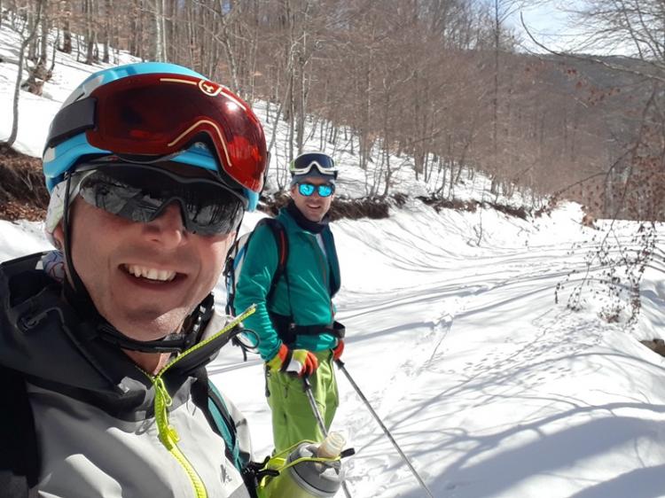 Δύο Ναουσαίοι στην εκδήλωση για το ορειβατικό Ski «Snow Leopard Day» στο Βαρνούντα