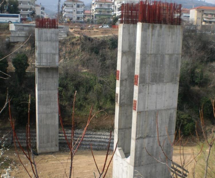 Προχωρούν οι εργασίες κατασκευής της γέφυρας Κούσιου, ολοκλήρωση εντός του χρονοδιαγράμματος προβλέπει ο μηχανικός