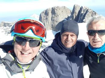 Ναουσαίοι Ορειβάτες στα 2912 μέτρα υψόμετρο
