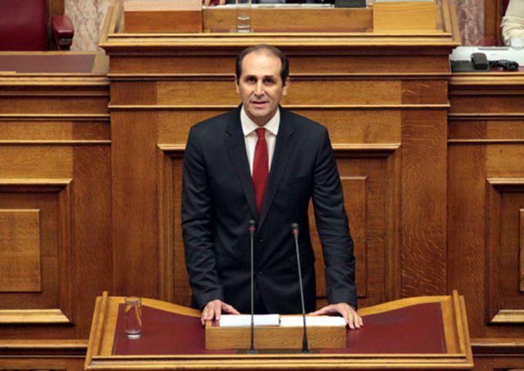Απ. Βεσυρόπουλος: «Η κυβέρνηση εμπαίζει τους παραγωγούς ροδακίνων και νεκταρινιών»