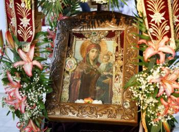 Η Μυροβλύζουσα εικόνα της Παναγίας Οδηγήτριας στον εορτάζοντα Ιερό Ναό Αγίου Νικολάου Πατρίδας