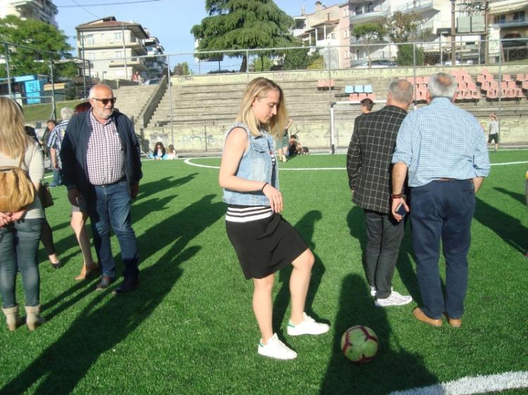 Εγκαινιάσθηκε ο νέος τάπητας στο γήπεδο ποδοσφαίρου 5Χ5 στα Εβραίικα μνήματα