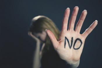 Φεμινιστικές οργανώσεις : «Ο νέος Ποινικός Κώδικας κάνει το βιασμό πλημμέλημα»