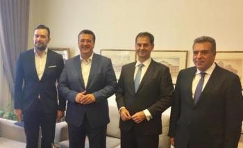Συνάντηση του υπουργού Τουρισμού, κ. Χ.Θεοχάρη και του υφυπουργού κ. Μ.Κόνσολα, με τον περιφερειάρχη Κ.Μακεδονίας, Απ.Τζιτζικώστα