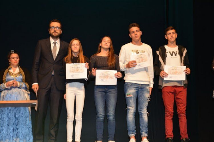 Τα ονόματα των βραβευθέντων από το Δήμο Βέροιας, εθελοντών, μαθητών, αθλητών, φοιτητών 