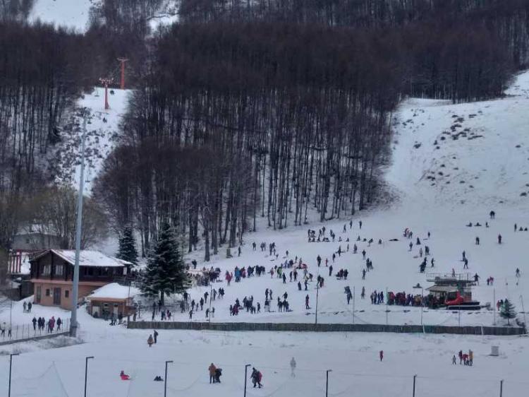 Σε πλήρη ετοιμότητα ο Δήμος Νάουσας στην πρώτη χιονόπτωση στον ορεινό όγκο του Βερμίου