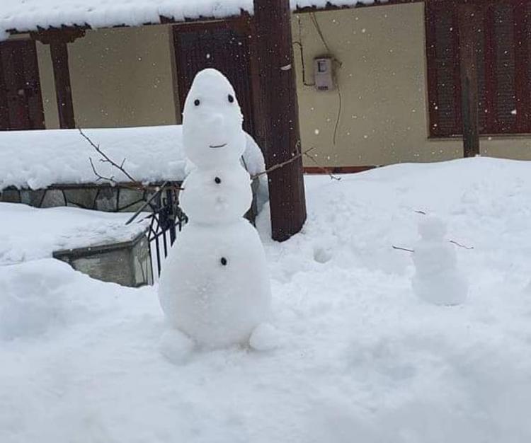 Σέλι. Με χιονάνθρωπο και ένα μέτρο χιόνι!