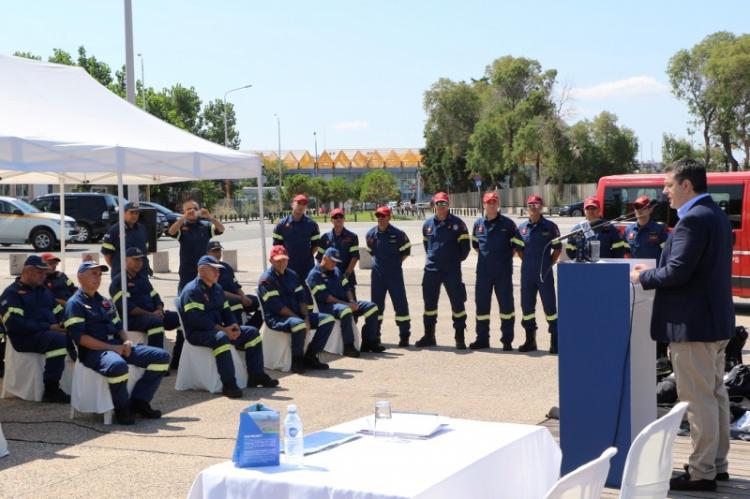 Ο Περιφερειάρχης Κ. Μακεδονίας Απ.Τζιτζικώστας παρέδωσε εξοπλισμό για την αντιμετώπιση των πλημμυρών στην Πυροσβεστική