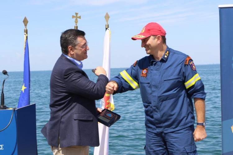 Ο Περιφερειάρχης Κ. Μακεδονίας Απ.Τζιτζικώστας παρέδωσε εξοπλισμό για την αντιμετώπιση των πλημμυρών στην Πυροσβεστική