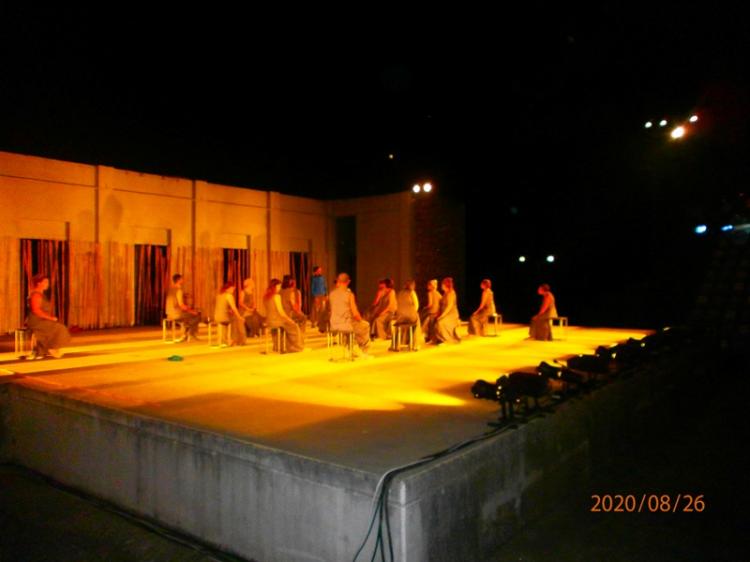 Καθήλωσαν οι «Τρωάδες» του Ευριπίδη στο θέατρο Άλσους!