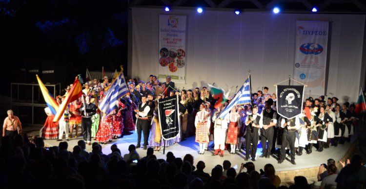 Πανδαισία ήχων, χρωμάτων και χορών στην πρεμιέρα του 25ου φεστιβάλ CIOFF-Πυρσού Νάουσας