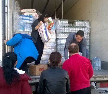 Αποστολή τροφίμων από πολίτες του Δήμου Νάουσας στους Δήμους Μάνδρας και Ν. Περάμου