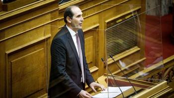 Απ. Βεσυρόπουλος : «Ανοιχτό το ενδεχόμενο μείωσης του ορίου του 30% για ηλεκτρονικές αποδείξεις για το 2020»