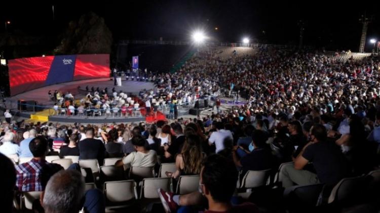 Αλ. Τσίπρας : «Για να κερδίσει ο ΣΥΡΙΖΑ – ΠΣ τις εκλογές, πρέπει να κερδίσει το κέντρο, με σαφές αριστερό πρόγραμμα»
