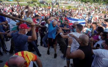 Στην Κούβα «φασίστες», στην Ελλάδα «προοδευτικοί»!