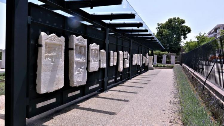 Εγκαίνια της έκθεσης «Ο Τοίχος της Μνήμης» στο Αρχαιολογικό Μουσείο Βέροιας και του αρχαιολογικού πάρκου του «Νεκροταφείου των Αιγών - Βασιλικής Συστάδας των Τημενιδών» στη Βεργίνα