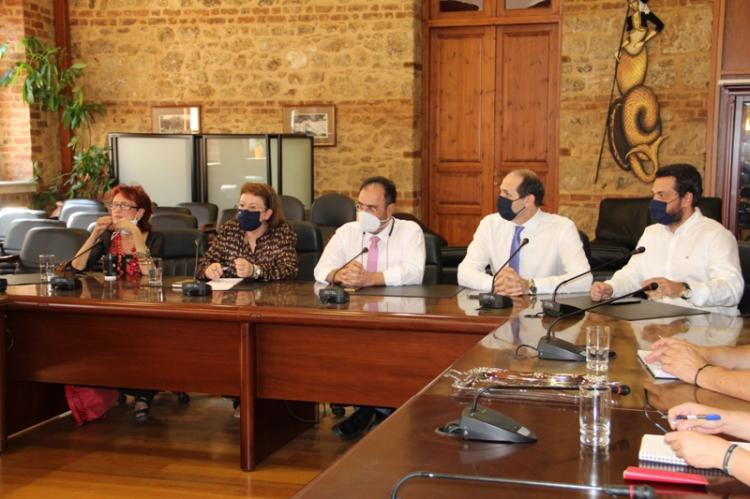 Στη Βέροια η υπουργός πολιτισμού Λ.Μενδώνη : «Πυξίδα ανάπτυξης το νέο Μουσείο των Αιγών»