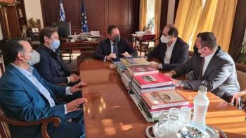 Συνάντηση Δημάρχου Νάουσας κ. Ν.Καρανικόλα με τον Αναπληρωτή Υπουργό κ. Στ.Πέτσα και τον Υφυπουργό Οικονομικών κ. Απ.Βεσυρόπουλο