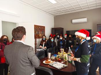 Τα χριστουγεννιάτικα κάλαντα έψαλλαν στο Δήμαρχο Νάουσας μαθήτριες και μαθητές του 1ου ΓΕΛ Νάουσας