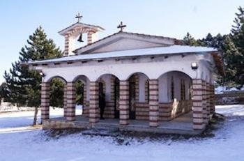 Θεία Λειτουργία στον Ιερό Ναό του Εθνικού Χιονοδρομικού Κέντρου Σελίου