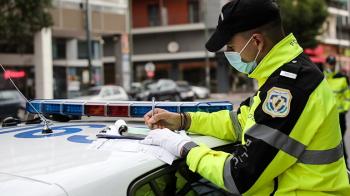Ελληνική Αστυνομία: 6 συλλήψεις, 9 αναστολές λειτουργίας και 416 πρόστιμα για μη χρήση μάσκας σε 53.659 ελέγχους σ’ όλη την Ελλάδα  
