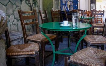 «Καμπάνα» σε καφενείο της Ημαθίας με πελάτες χωρίς πιστοποιητικά