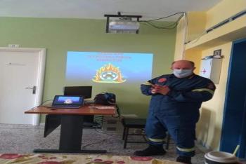 Ενημέρωση του προσωπικού του ΕΕΕΕΚ Αλεξάνδρειας σε θέματα πυρασφάλειας από το Διοικητή του Πυροσβεστικού Τμήματος