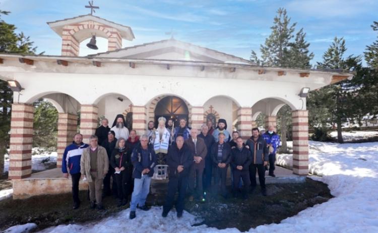Ολοκληρώθηκε η χιονοδρομική χρονιά στο Σέλι. Αρχιερατική Θεία Λειτουργία και μνημόσυνο των κεκοιμημένων μελών του Συλλόγου Ορειβατών και Χιονοδρόμων Βεροίας