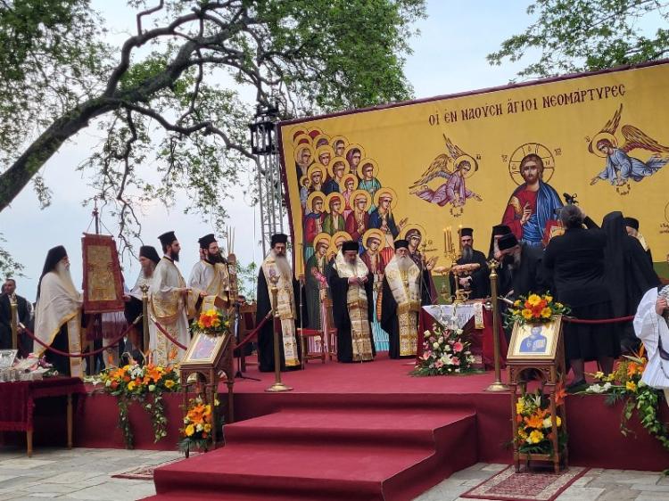 Λαμπρές, με την παρουσία της προέδρου της δημοκρατίας και του αρχιεπισκόπου, οι εκδηλώσεις για τα 200 χρόνια του Ολοκαυτώματος της Νάουσας