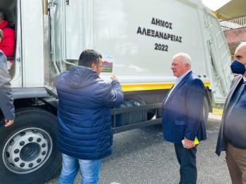 Ένα ακόμη νέο απορριμματοφόρο τύπου πρέσας παρέλαβε ο Δήμος Αλεξάνδρειας