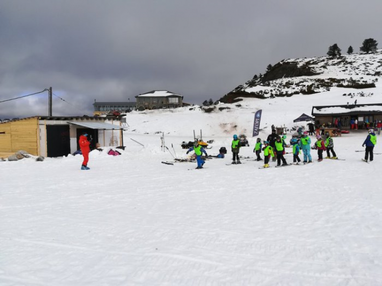 Ποδαρικό στα χιόνια για το ΣΧΟΒ στο Χιονοδρομικό Κέντρο Ανήλιου