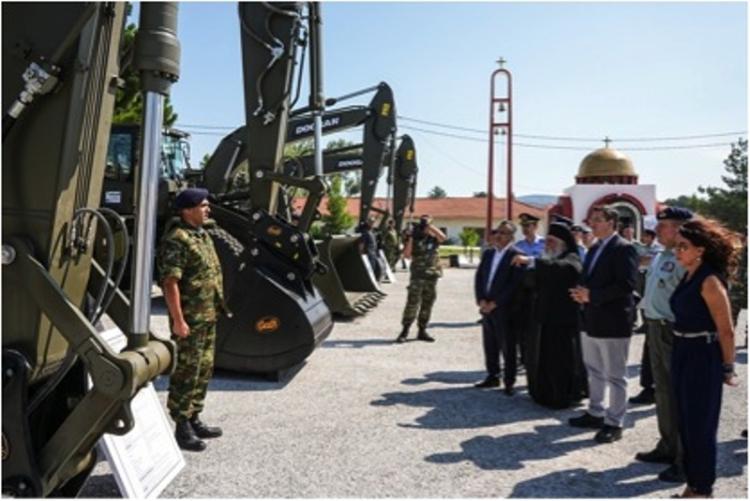Μηχανήματα για τις ανάγκες πολιτικής προστασίας παρέδωσε ο Περιφερειάρχης Κεντρικής Μακεδονίας Απ.Τζιτζικώστας στις Ένοπλες Δυνάμεις