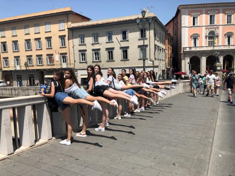 Επιστροφή κι ευχαριστίες από καθηγήτριες και μαθητές της σχολής χορού της Κ.Ε.Π.Α. Δήμου Βέροιας μετά το ταξίδι τους στην Ιταλία