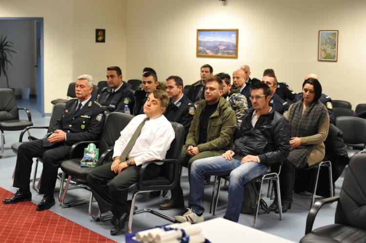 Τελετή απονομής πιστοποιητικών σπουδών σε 14 αστυνομικούς στη Σχολή Αστυνομίας στο Πανόραμα Βέροιας