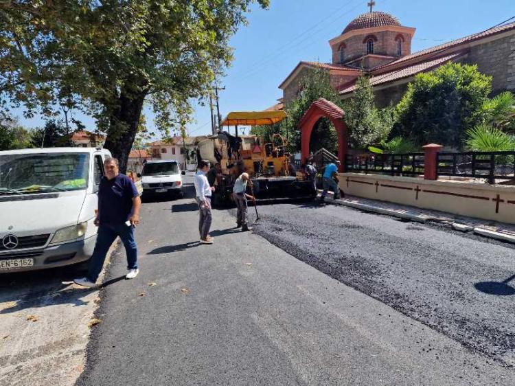 Ολοκληρώνονται οι εργασίες ασφαλτόστρωσης στον Κοπανό από τα συνεργεία του Δήμου Νάουσας
