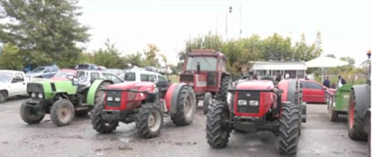 Προειδοποιητικές κινητοποιήσεις αγροτών στην Κουλούρα. Συνάντηση με τον πρωθυπουργό