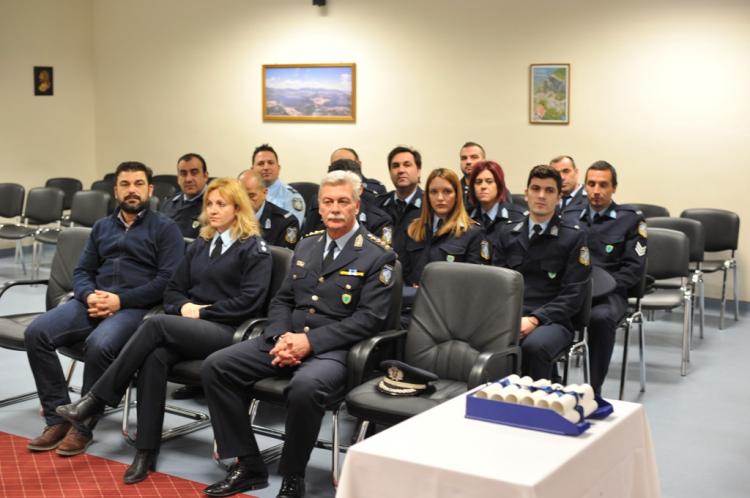 Τελετή απονομής πιστοποιητικών σπουδών σε 13 αστυνομικούς στη Σχολή Αστυνομίας στο Πανόραμα Βέροιας