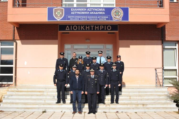 Τελετή απονομής πιστοποιητικών σπουδών σε 13 αστυνομικούς στη Σχολή Αστυνομίας στο Πανόραμα Βέροιας
