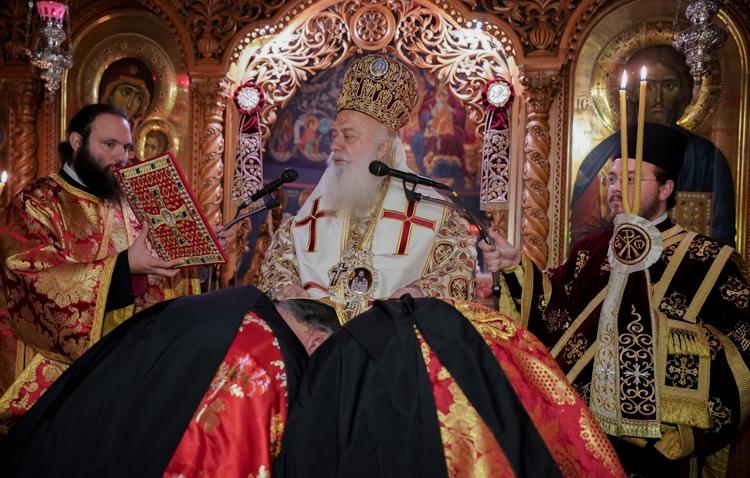 Αρχιερατική Αγρυπνία με την ευκαιρία της εορτής του Αγίου Γρηγορίου του Παλαμά και της Αγίας Οικογενείας αυτού. Χειροθεσίες Πνευματικών