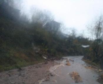 Κατολισθήσεις λόγω των βροχοπτώσεων στο δρόμο Ριζωμάτων-Δασκίου