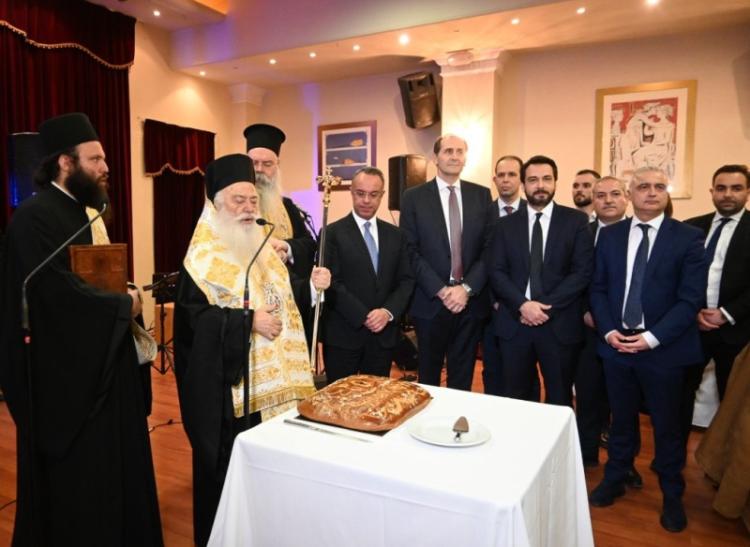 Με ιδιαίτερη επιτυχία η εκδήλωση της Δ.Ε.Ε.Π. Ημαθίας για την καθιερωμένη κοπή της πρωτοχρονιάτικης πίτας, παρουσία του Υπουργού Οικονομικών κ. Χρήστου Σταϊκούρα