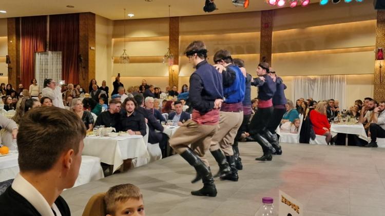 Με εξαιρετική επιτυχία ο ετήσιος χορός του Συλλόγου Κρητικών Ημαθίας