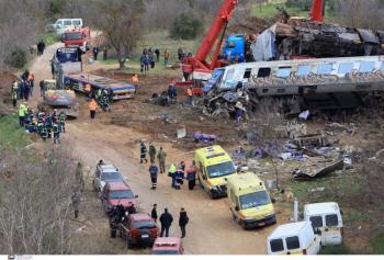 Σύγκρουση τρένων Τέμπη: Eθνική τραγωδία με δεκάδες νεκρούς και τραυματίες