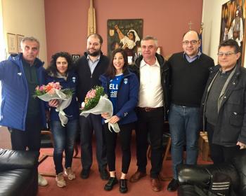 Ο Δήμαρχος Νάουσας τίμησε τις δύο αθλήτριες του ΕΟΣ για τη συμμετοχή τους στους Χειμερινούς Ολυμπιακούς αγώνες